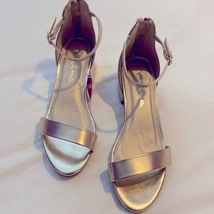 Nina gold big girl heel size 4